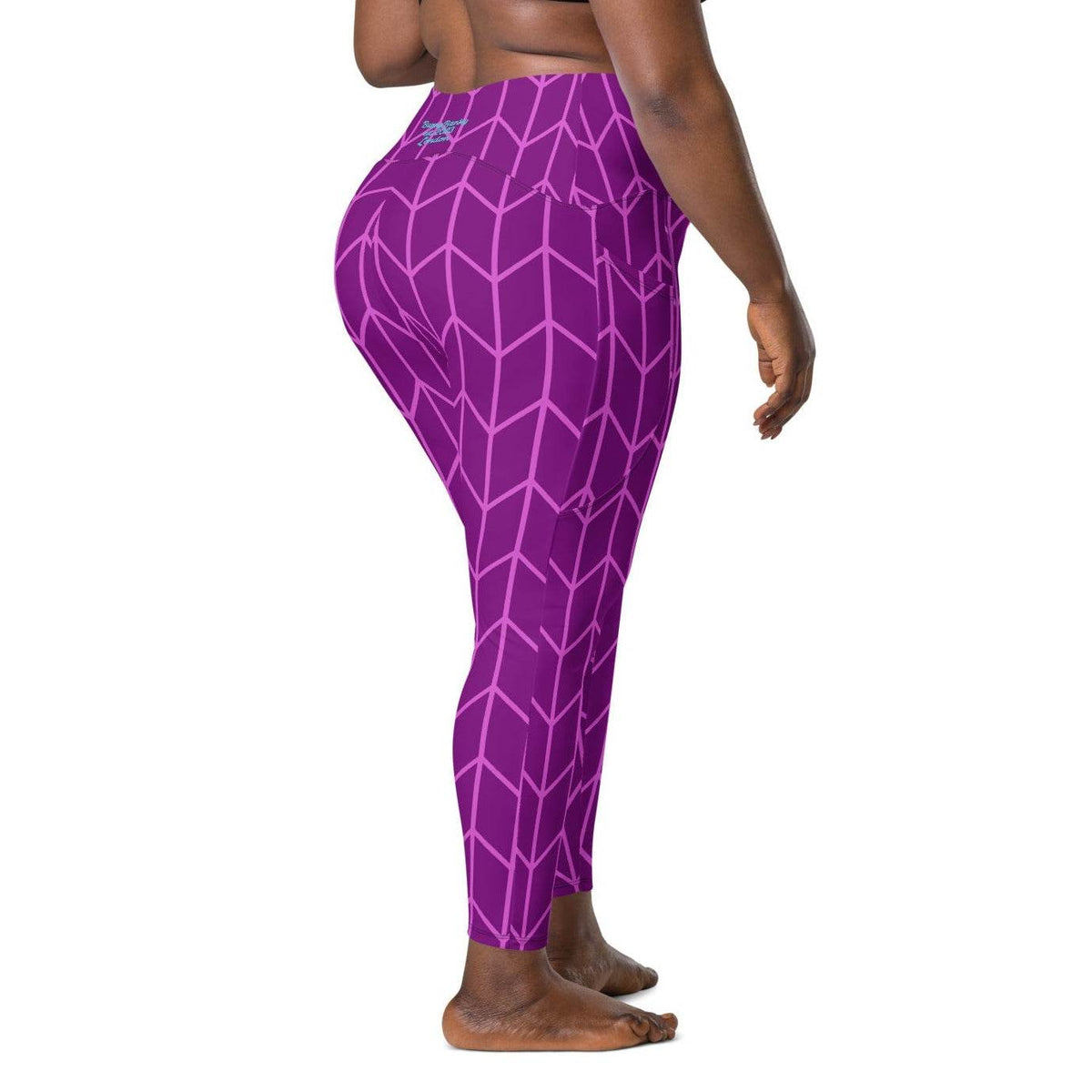 model wearing the New York sculpt leggings featuring a lilac geometric pattern on purple fabric.